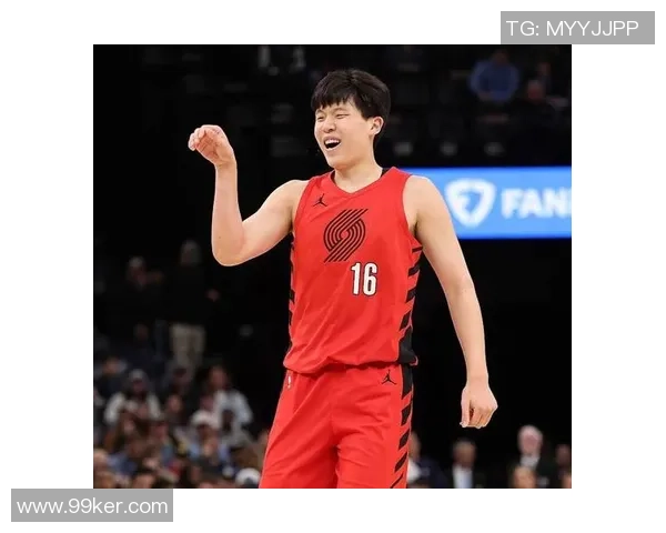 拓记为杨瀚森炮轰裁判荒诞! 美媒再赞尖端策应天分 斯帅回应显得无法